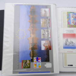 Lot de timbres de Pays-Bas neufs et oblitérés en 2 albums.