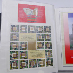 Lot de timbres de Pays-Bas neufs et oblitérés en 2 albums.