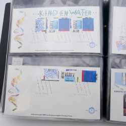 Lot de timbres de Pays-Bas neufs et oblitérés en 2 albums.