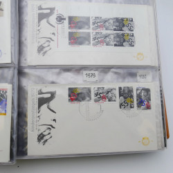 Lot de timbres de Pays-Bas neufs et oblitérés en 2 albums.