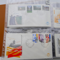 Lot de timbres de Pays-Bas neufs et oblitérés en 2 albums.