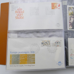 Lot de timbres de Pays-Bas neufs et oblitérés en 2 albums.