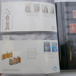 Lot de timbres de Pays-Bas neufs et oblitérés en 2 albums.