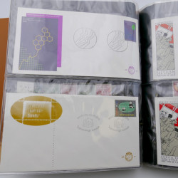 Lot de timbres de Pays-Bas neufs et oblitérés en 2 albums.