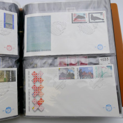 Lot de timbres de Pays-Bas neufs et oblitérés en 2 albums.