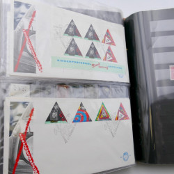 Lot de timbres de Pays-Bas neufs et oblitérés en 2 albums.