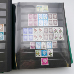 Lot de timbres de Turquie neufs et oblitérés en 2 albums.