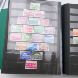 Lot de timbres de Turquie neufs et oblitérés en 2 albums.