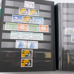 Lot de timbres de Turquie neufs et oblitérés en 2 albums.