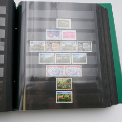 Lot de timbres de Turquie neufs et oblitérés en 2 albums.