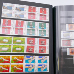 Lot de timbres de Turquie neufs et oblitérés en 2 albums.