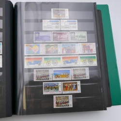 Lot de timbres de Turquie neufs et oblitérés en 2 albums.