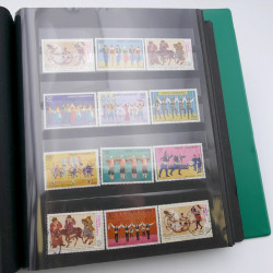 Lot de timbres de Turquie neufs et oblitérés en 2 albums.