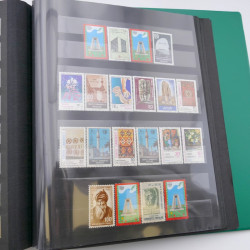 Lot de timbres de Turquie neufs et oblitérés en 2 albums.