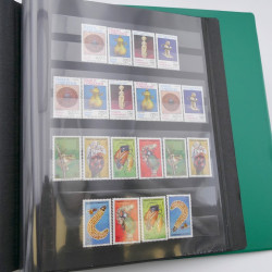 Lot de timbres de Turquie neufs et oblitérés en 2 albums.