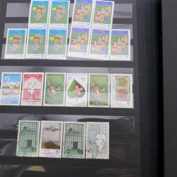 Lot de timbres de Turquie neufs et oblitérés en 2 albums.