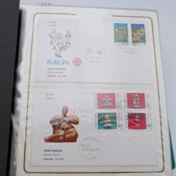 Lot de timbres de Turquie neufs et oblitérés en 2 albums.