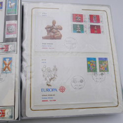 Lot de timbres de Turquie neufs et oblitérés en 2 albums.
