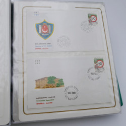 Lot de timbres de Turquie neufs et oblitérés en 2 albums.