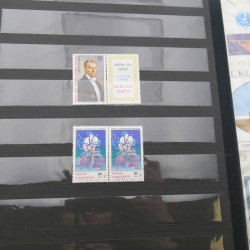 Lot de timbres de Turquie neufs et oblitérés en 2 albums.