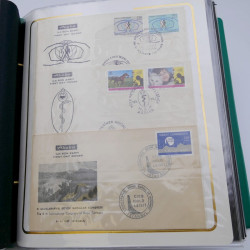 Lot de timbres de Turquie neufs et oblitérés en 2 albums.