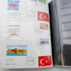 Lot de timbres de Turquie neufs et oblitérés en 2 albums.
