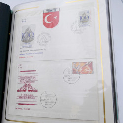 Lot de timbres de Turquie neufs et oblitérés en 2 albums.