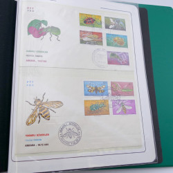 Lot de timbres de Turquie neufs et oblitérés en 2 albums.