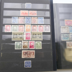 Lot de timbres de Pologne neufs et oblitérés en 2 albums.