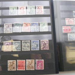 Lot de timbres de Pologne neufs et oblitérés en 2 albums.