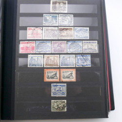 Lot de timbres de Pologne neufs et oblitérés en 2 albums.