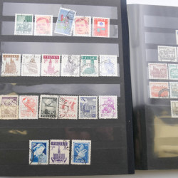 Lot de timbres de Pologne neufs et oblitérés en 2 albums.