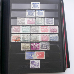 Lot de timbres de Pologne neufs et oblitérés en 2 albums.