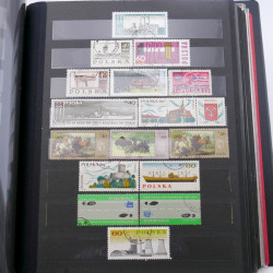 Lot de timbres de Pologne neufs et oblitérés en 2 albums.