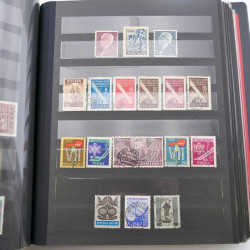 Lot de timbres de Pologne neufs et oblitérés en 2 albums.