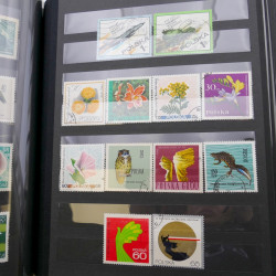 Lot de timbres de Pologne neufs et oblitérés en 2 albums.