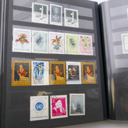 Lot de timbres de Pologne neufs et oblitérés en 2 albums.