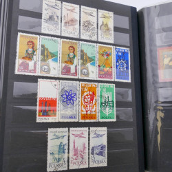 Lot de timbres de Pologne neufs et oblitérés en 2 albums.