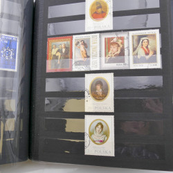 Lot de timbres de Pologne neufs et oblitérés en 2 albums.