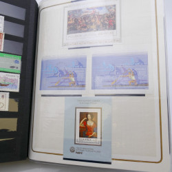 Lot de timbres de Pologne neufs et oblitérés en 2 albums.