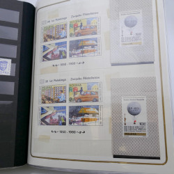 Lot de timbres de Pologne neufs et oblitérés en 2 albums.