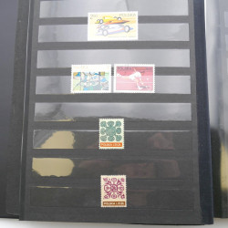 Lot de timbres de Pologne neufs et oblitérés en 2 albums.