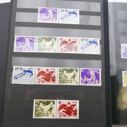 Lot de timbres de Pologne neufs et oblitérés en 2 albums.