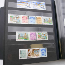 Lot de timbres de Pologne neufs et oblitérés en 2 albums.