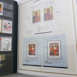 Lot de timbres de Pologne neufs et oblitérés en 2 albums.