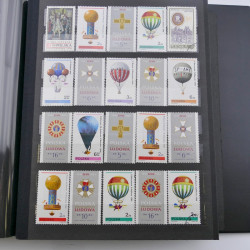 Lot de timbres de Pologne neufs et oblitérés en 2 albums.
