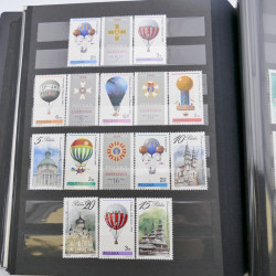 Lot de timbres de Pologne neufs et oblitérés en 2 albums.