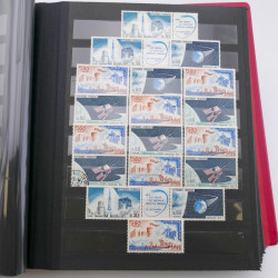 Vrac de timbres de France neufs et oblitérés en un carton.