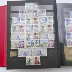 Vrac de timbres de France neufs et oblitérés en un carton.