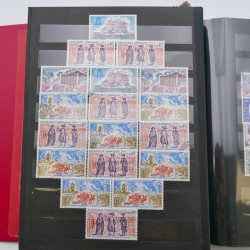 Vrac de timbres de France neufs et oblitérés en un carton.